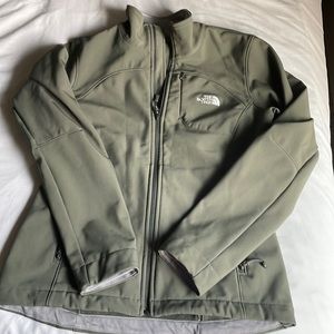 Womens Northface Windwall jacket